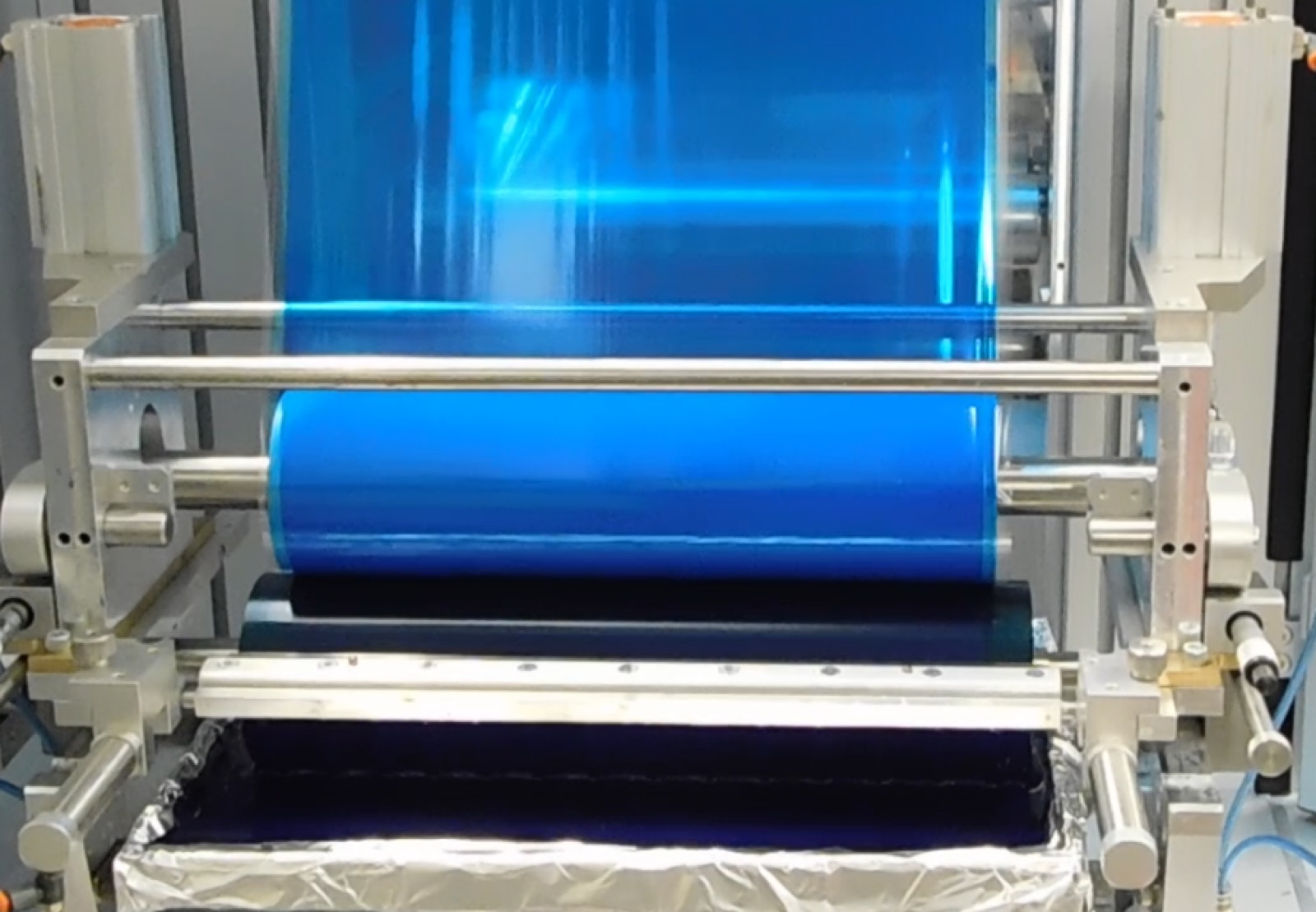 Gravure coating station