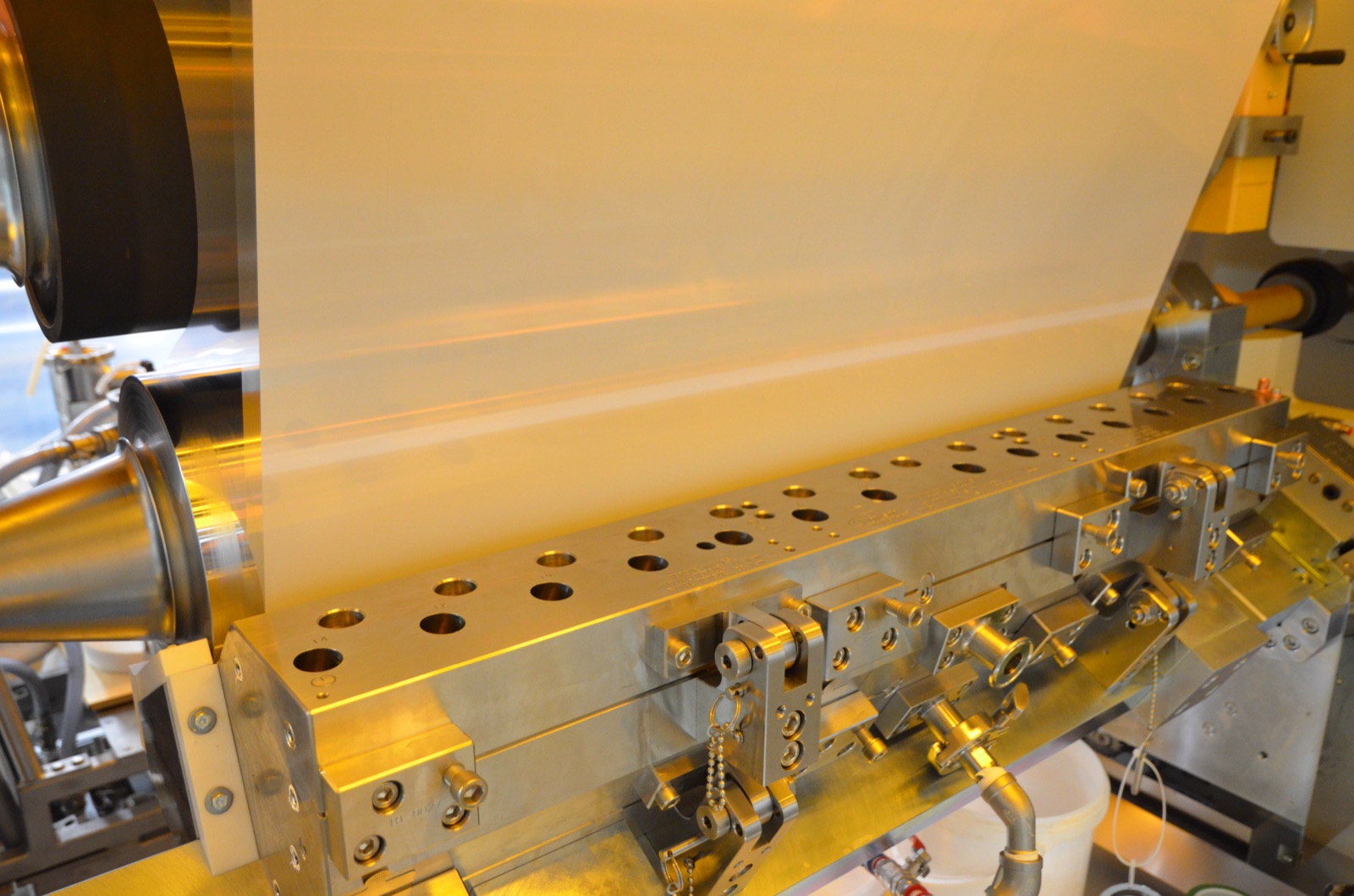 Slot die coater